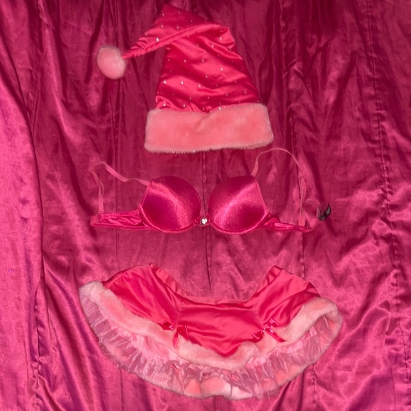 RARE Victorias Secret Pink Santa Set ๐ - Picture 3 of 3
